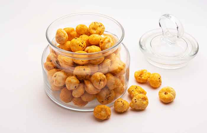 Dietician and Nutritionist Avni Kaul Shares beneifts of Makhana