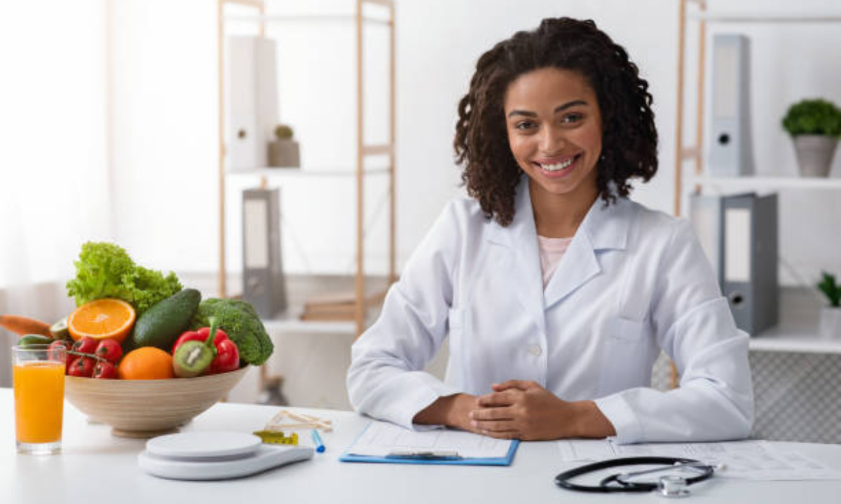 Dietician & Nutritionist for Holistic Health in Delhi